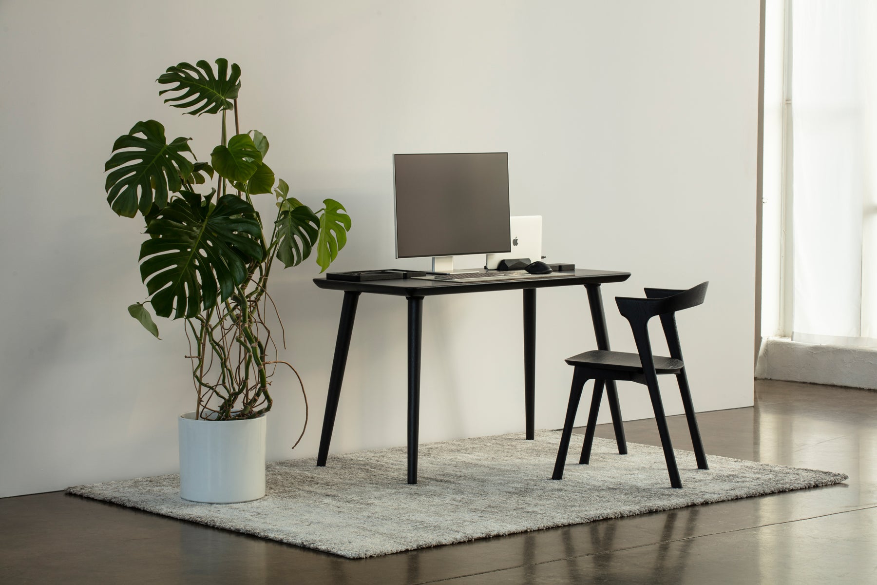 classic desk black