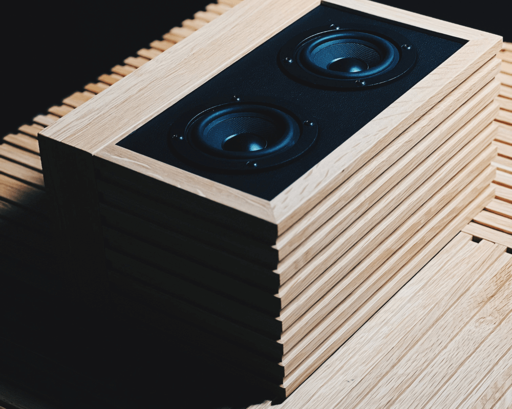 acoustibox – solid oak bluetooth speaker