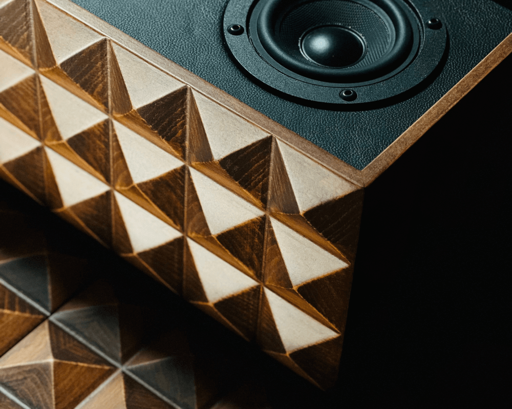 acoustibox – pyramid bluetooth speaker