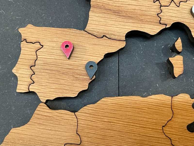 world map pinpoints