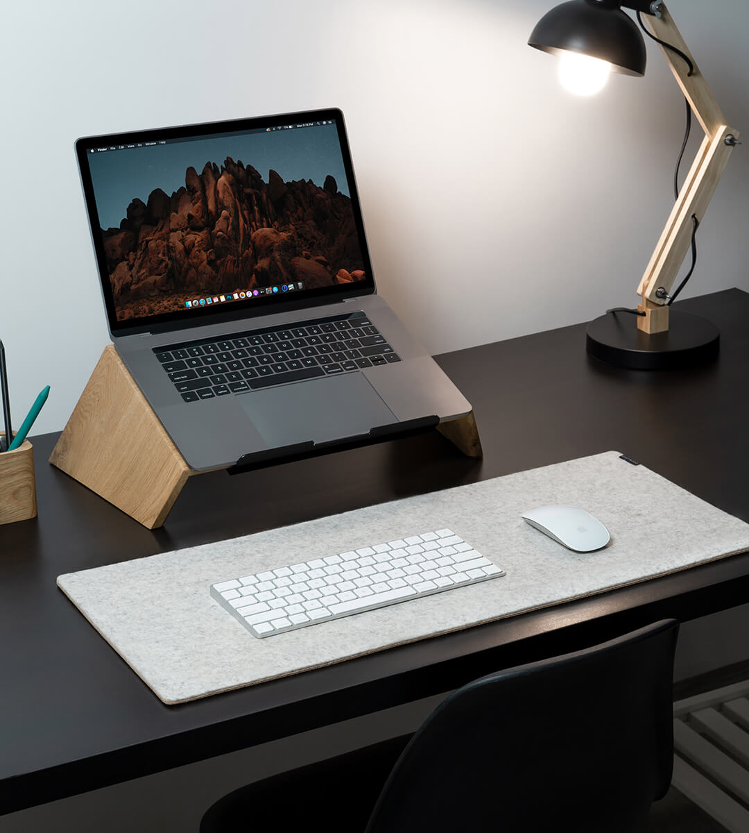 laptop stand oak oakywood mood pic 3