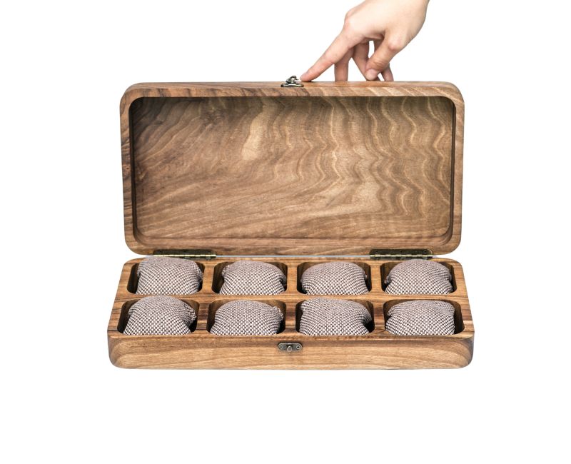 wooden amsterdam watch box walnut (1)