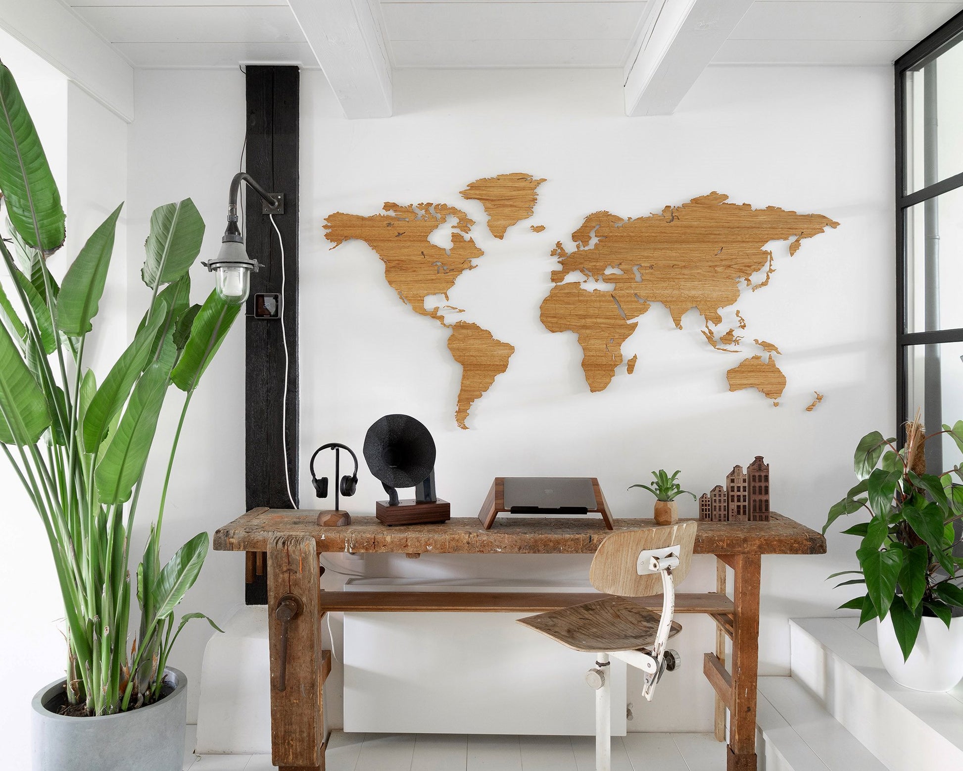 wooden amsterdam world map oak 1.jpg