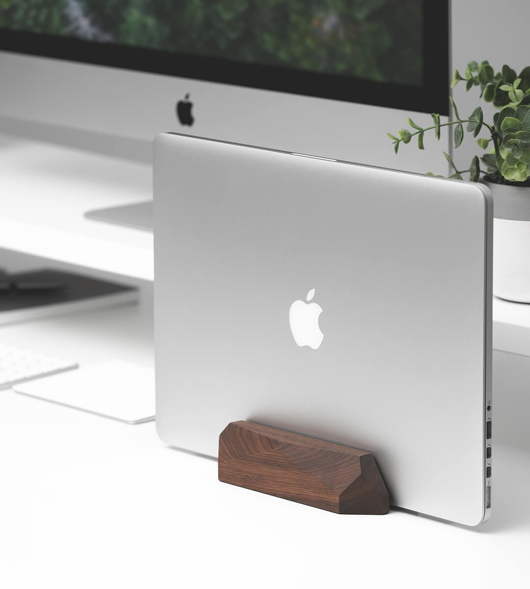 wooden laptop dock walnut mood 3